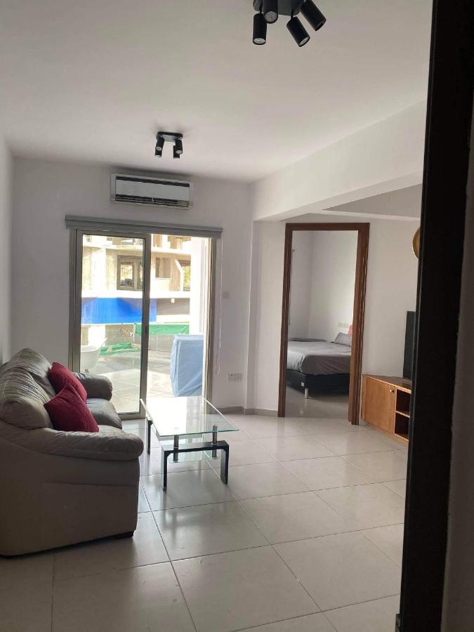 Beachside Apartment In Kato Paphos Lighthouse 81 Kültér fotó