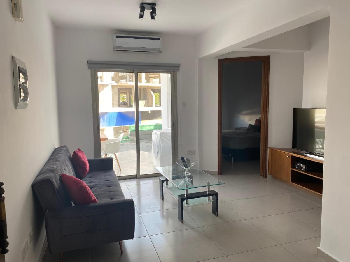 Beachside Apartment In Kato Paphos Lighthouse 81 Kültér fotó
